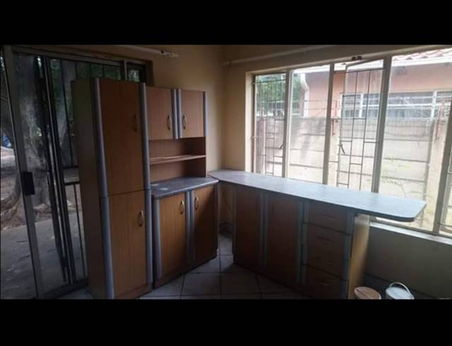 6 BEDROOM HOUSE FOR SALE IN OOS EINDE